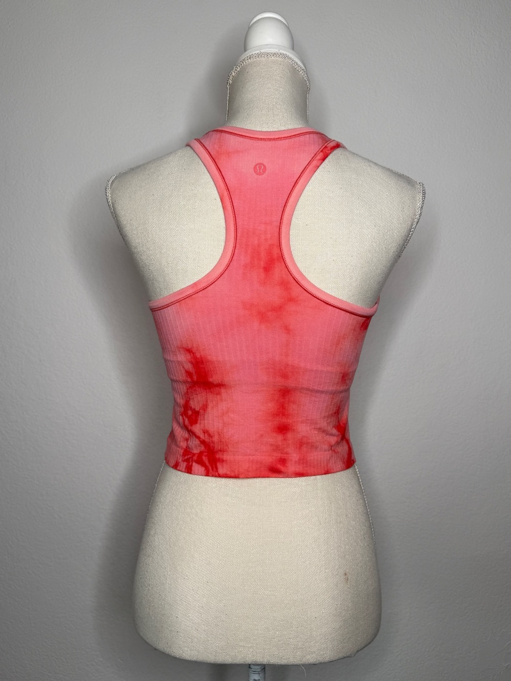 Lululemon Tank Ebb to Street Crop Marble Dye Raspberry Cream Size 4 - Picture 5 of 10